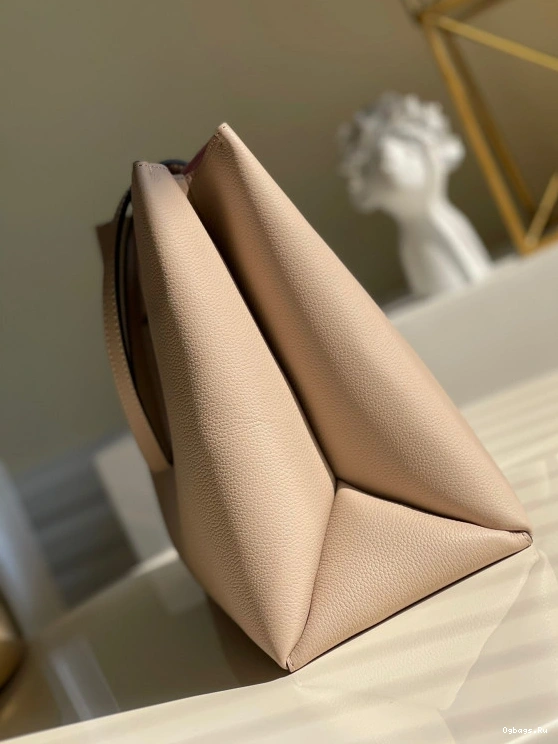 VUITTON LOCKME SHOPPER LOUIS 0307